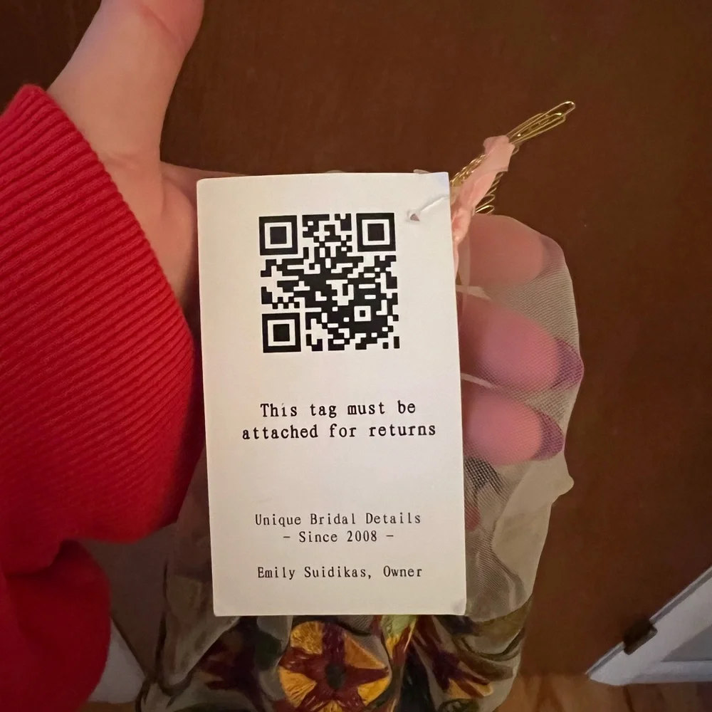 Colorful Embroidered Floral Veil - Picture 4 of 6